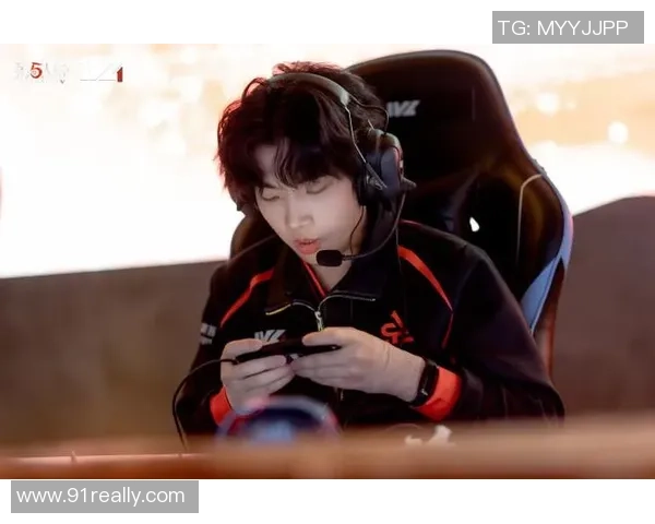 聚焦和平精英探讨FPX战队的灵活性与战术调整能力